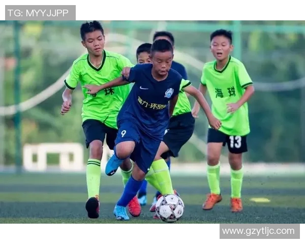 上海足球队耐力分析与训练方法探讨助力球队提升竞技水平 上海足球队耐力分析与训练方法探讨助力球队提升竞技水平